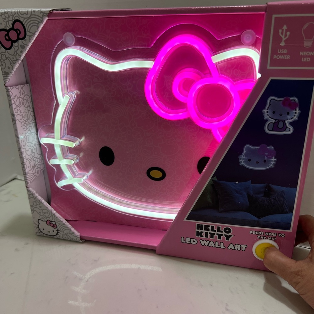 Hello Kitty Pink LED Wall Art - Picture 2 of 6